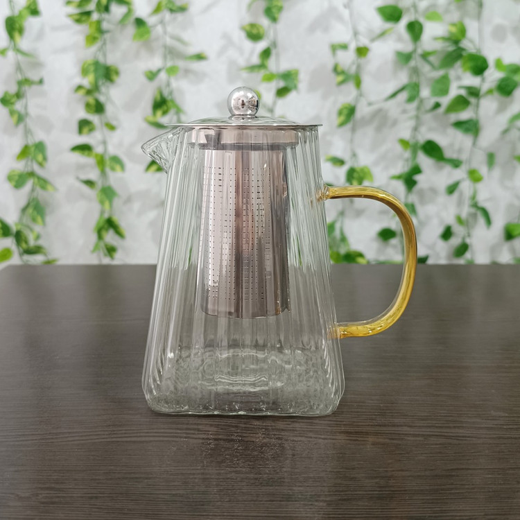 قوری پیرکس پایین مربعی در دو سایز 750 و 950 میلی لیتر Square-bottomed Pyrex Teapot, available in 750 ml and 950 ml sizes.