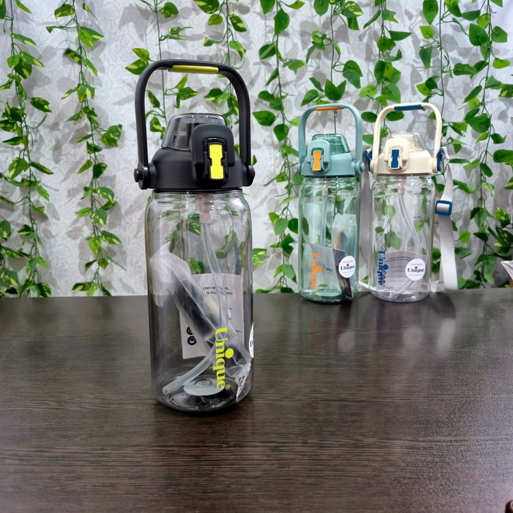 بطری ( قمقمه ) آب پلاستیکی ۱۵۰۰ میل مدل مات برند یونیک - Unique brand, 1500 ml matte plastic water bottle (flask)