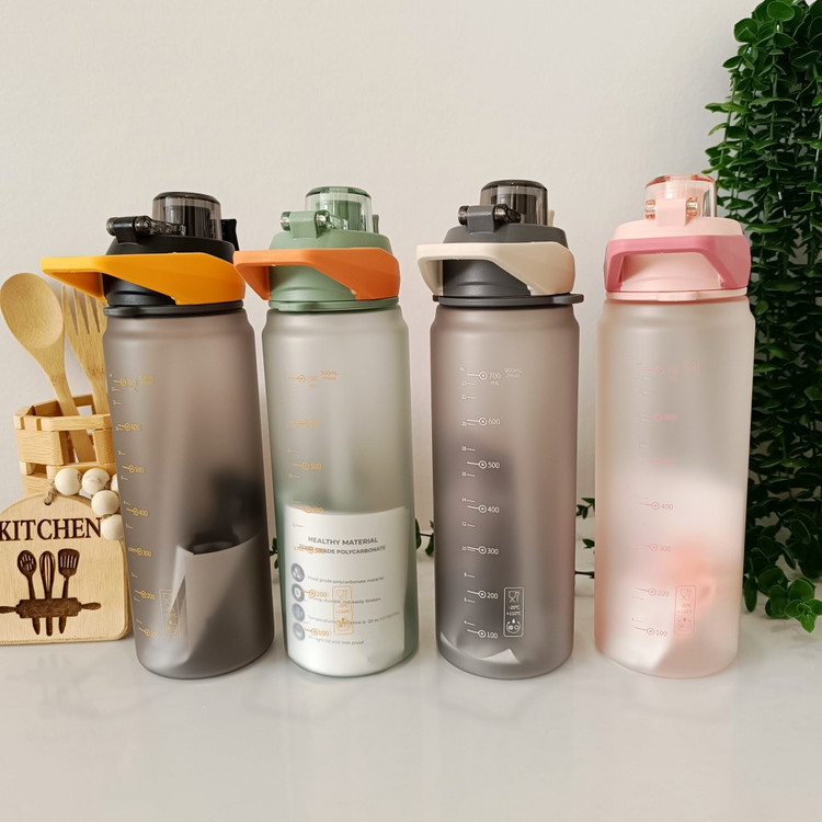 Plastic water bottle (canteen) 900 ml, code 1949, Model Man, Unique brand بطری ( قمقمه ) آب پلاستیکی ۹۰۰ میل کد ۱۹۴۹ مدل مان برند یونیک